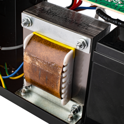 Лінійно-інтерактивне ДБЖ LP U650VA (390Вт) Лінійно-інтерактивне ДБЖ LP U650VA (390Вт)